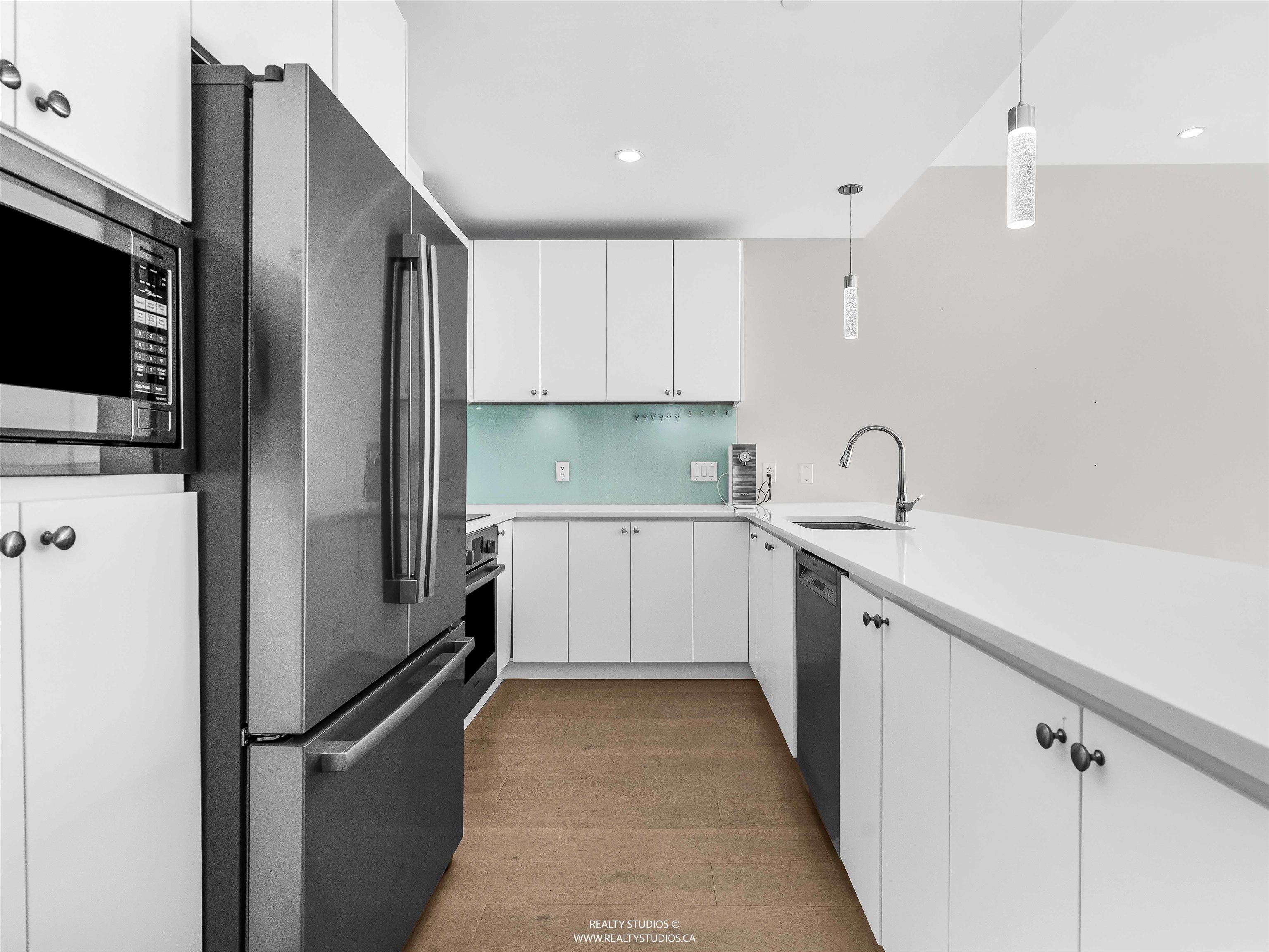 1591 Bowser Avenue 206