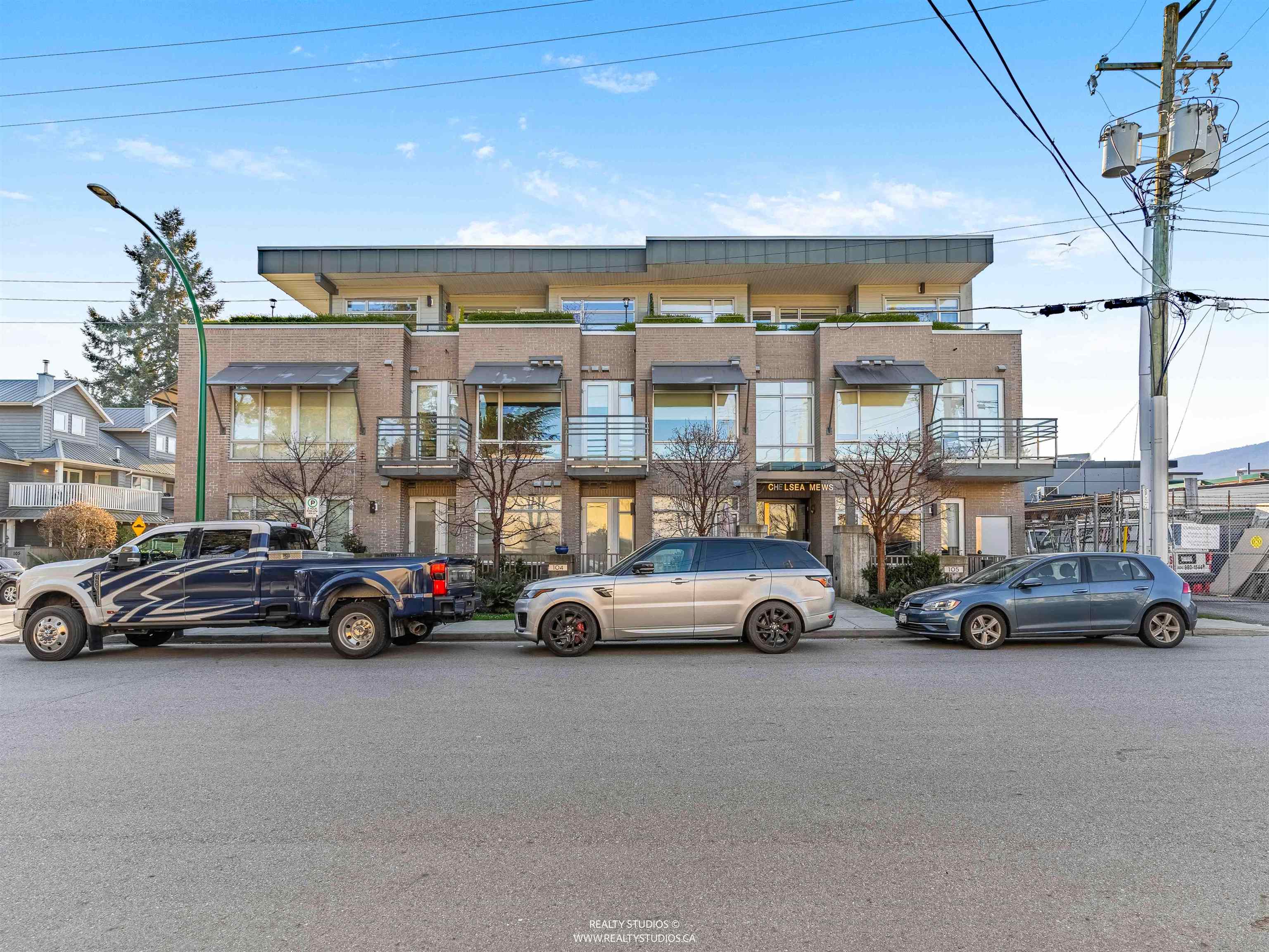 1591 Bowser Avenue 206