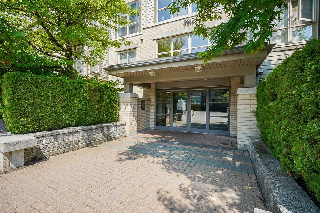 listing image 1104527320754298120