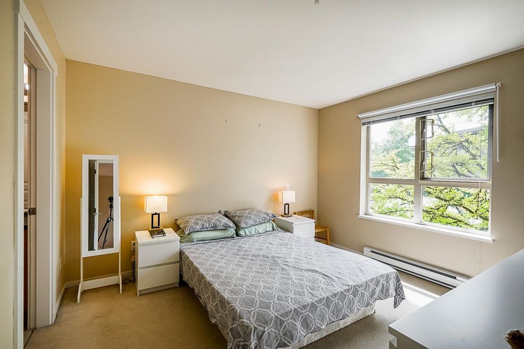 listing image 1104411775593554939