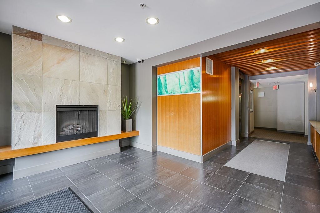 listing image 1101497916711482055