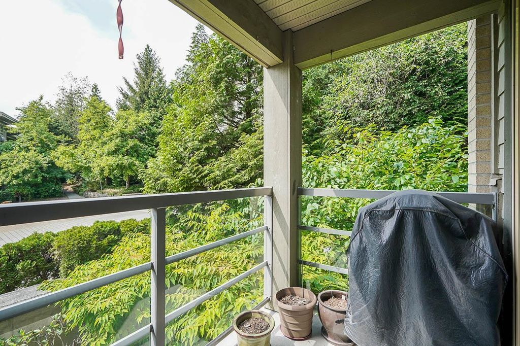 listing image 1105017482501662400