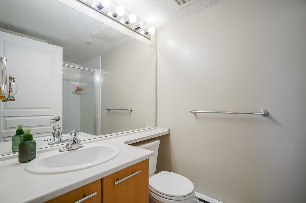 listing image 1102920140037130178