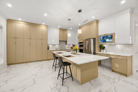 11481 138a Street Surrey BC V3R 0J3