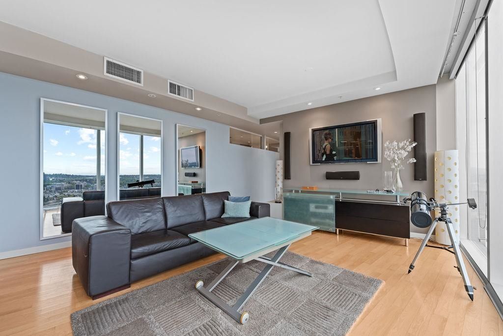 listing image 1103608641942806575