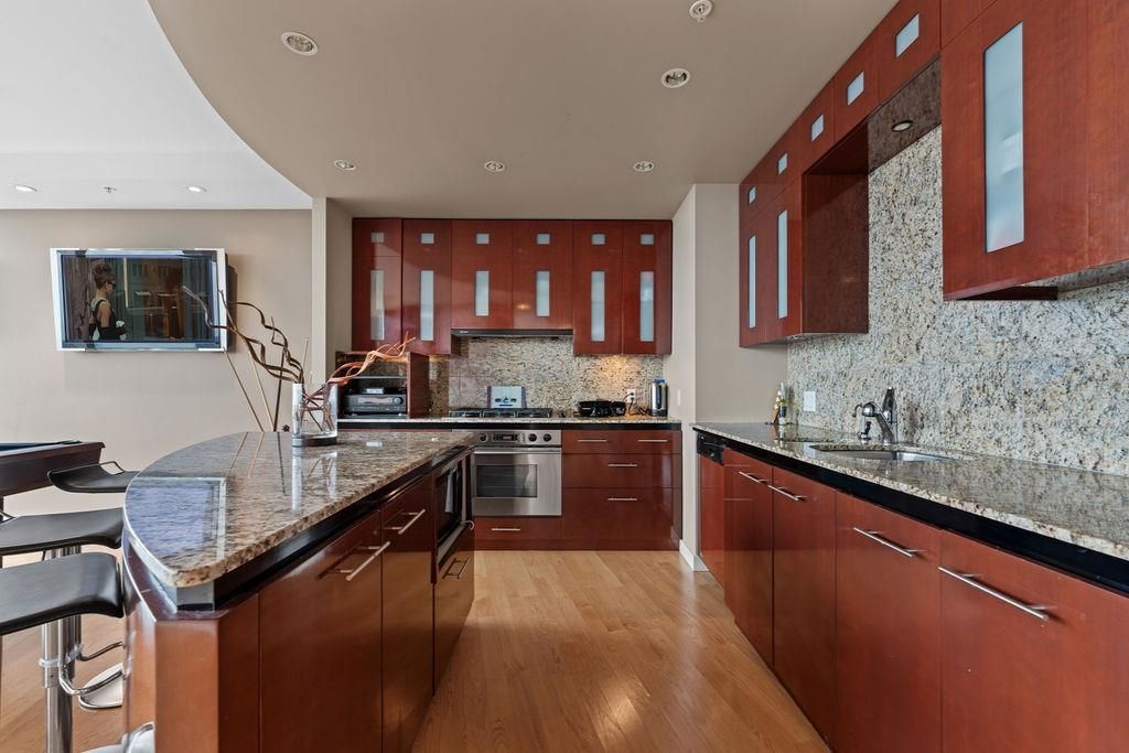 listing image 1109146000209534838