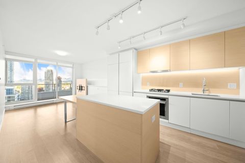 657 Whiting Way 3401 Coquitlam BC V3J 0J6