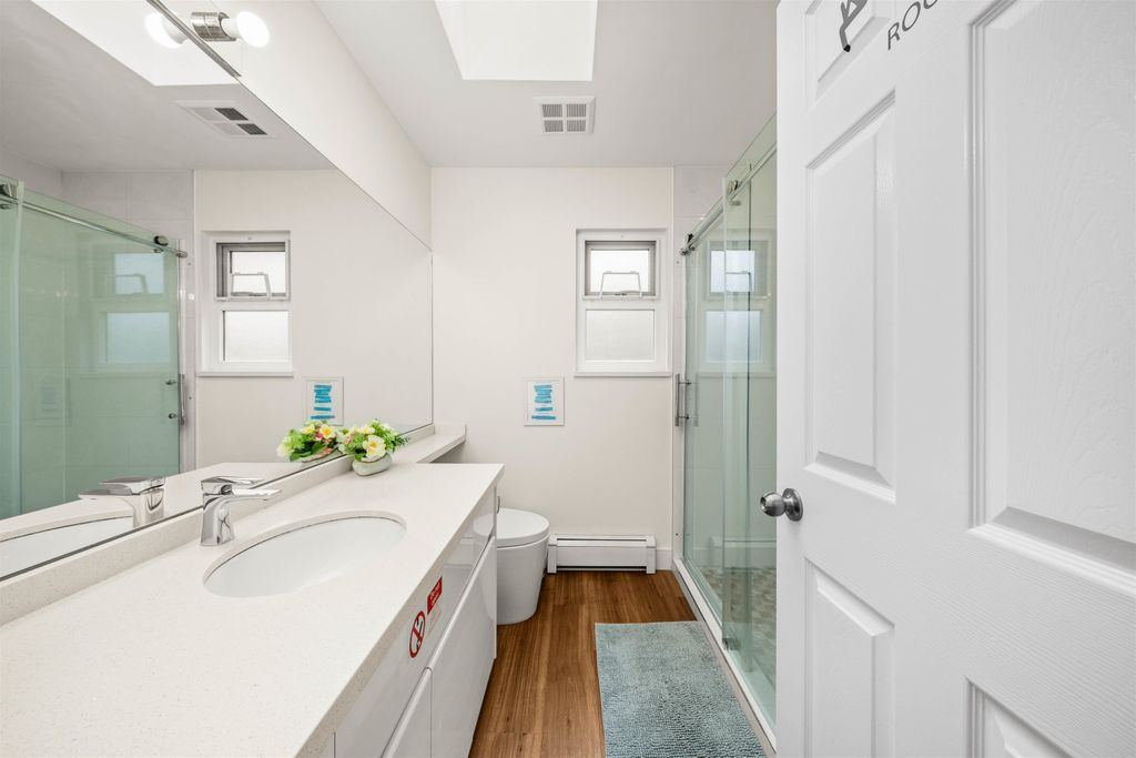 listing image 1108740698410890177