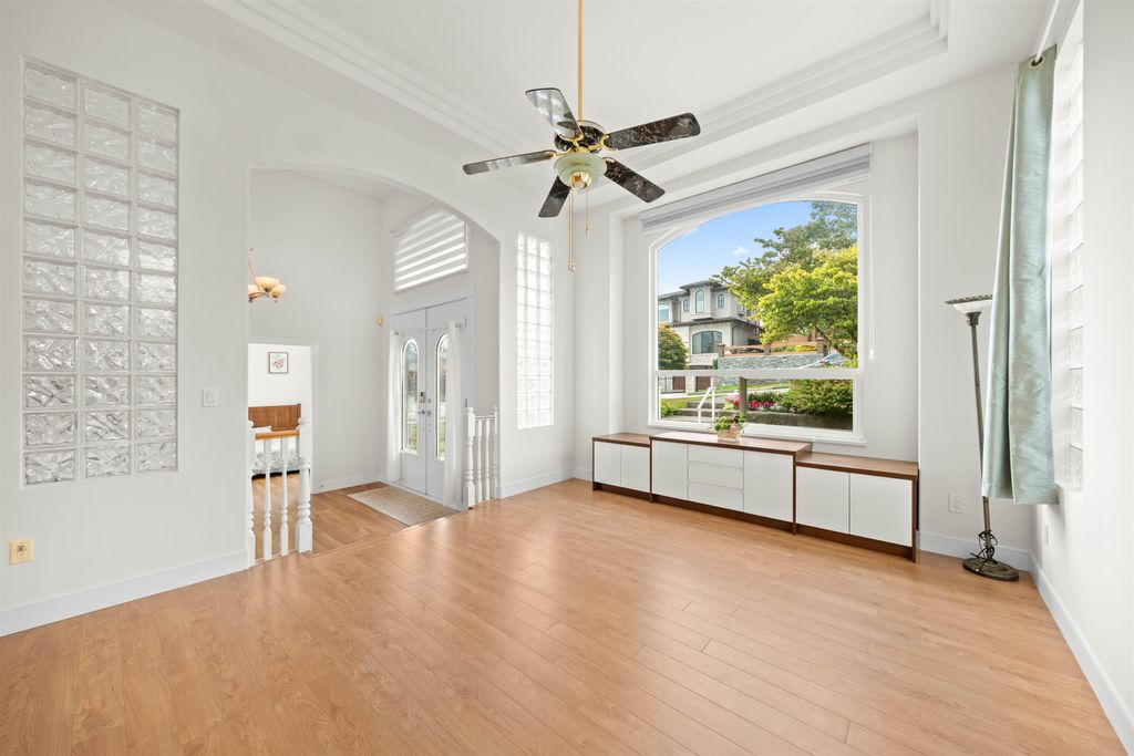 listing image 1102460248628015540