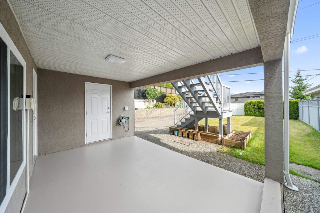 listing image 1102631402757410562