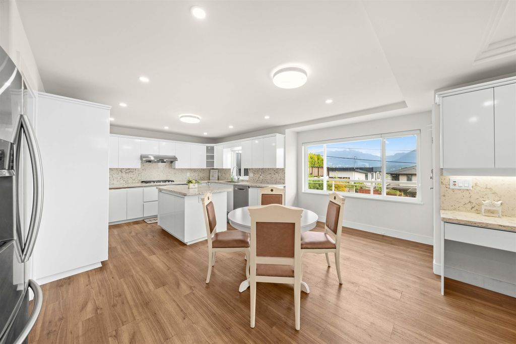 listing image 1100580030188668368