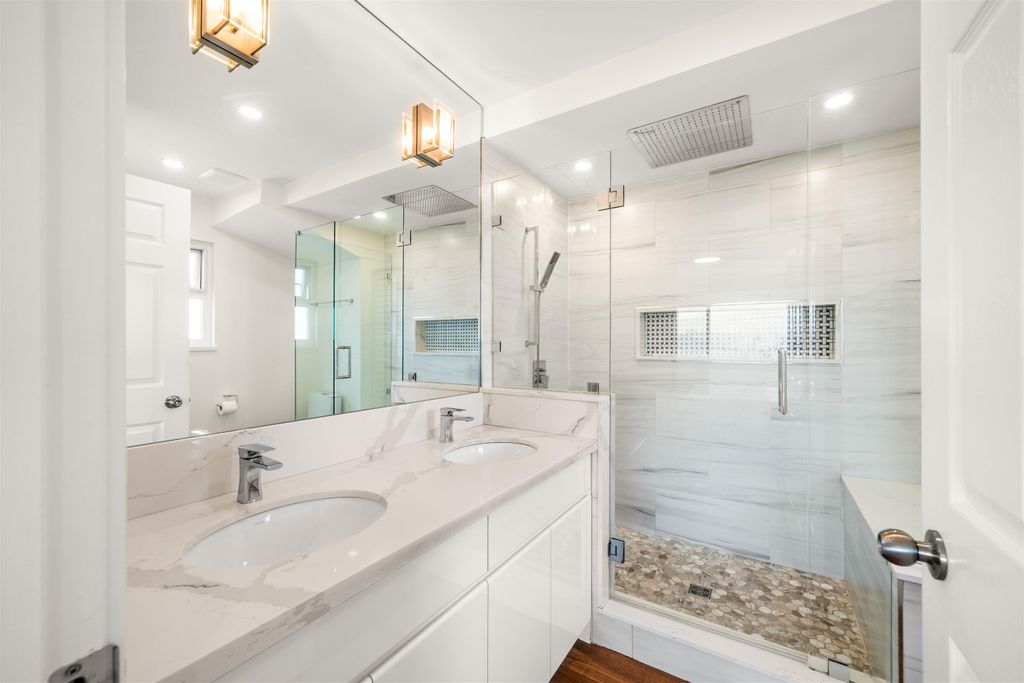 listing image 1100016769371864463