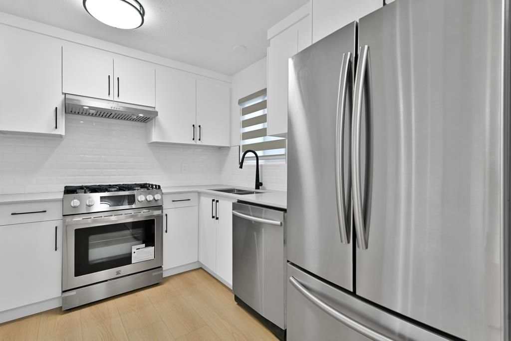 listing image 1108559982360313357