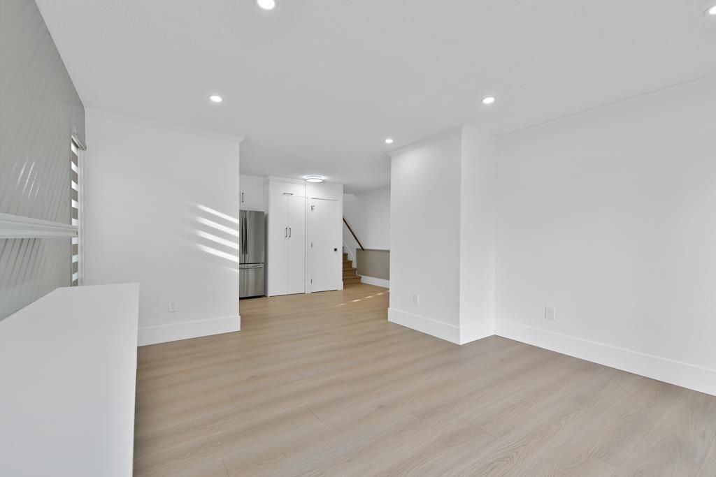 listing image 1103761001356882979