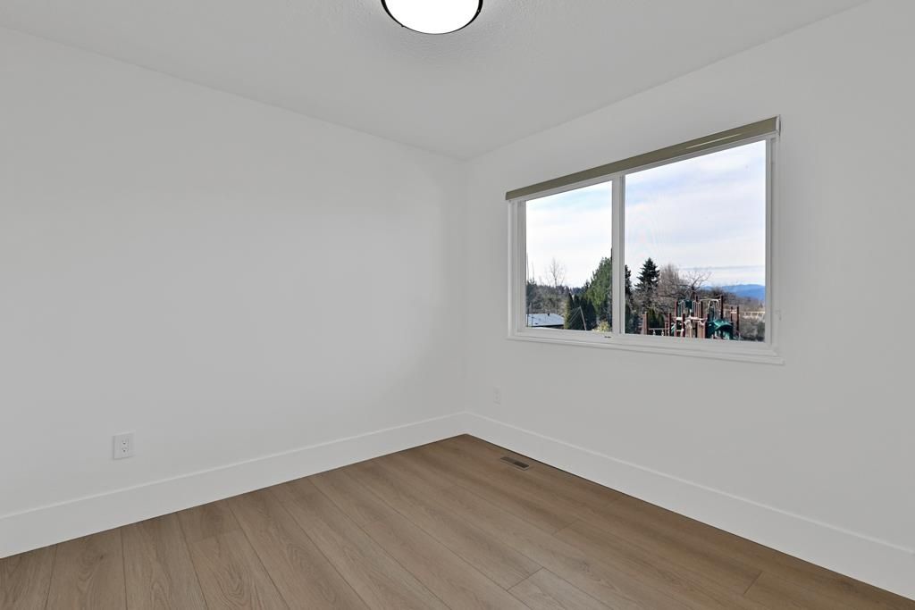 listing image 1105740600326841959