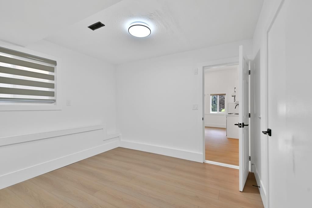 listing image 1108127367639401456
