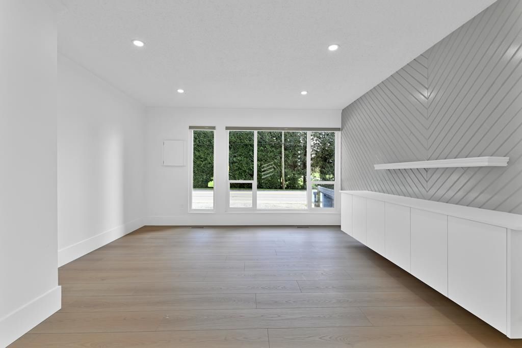 listing image 1104486554164942868