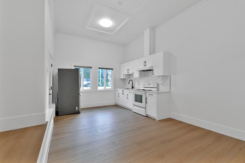 listing image 1103556971038022031