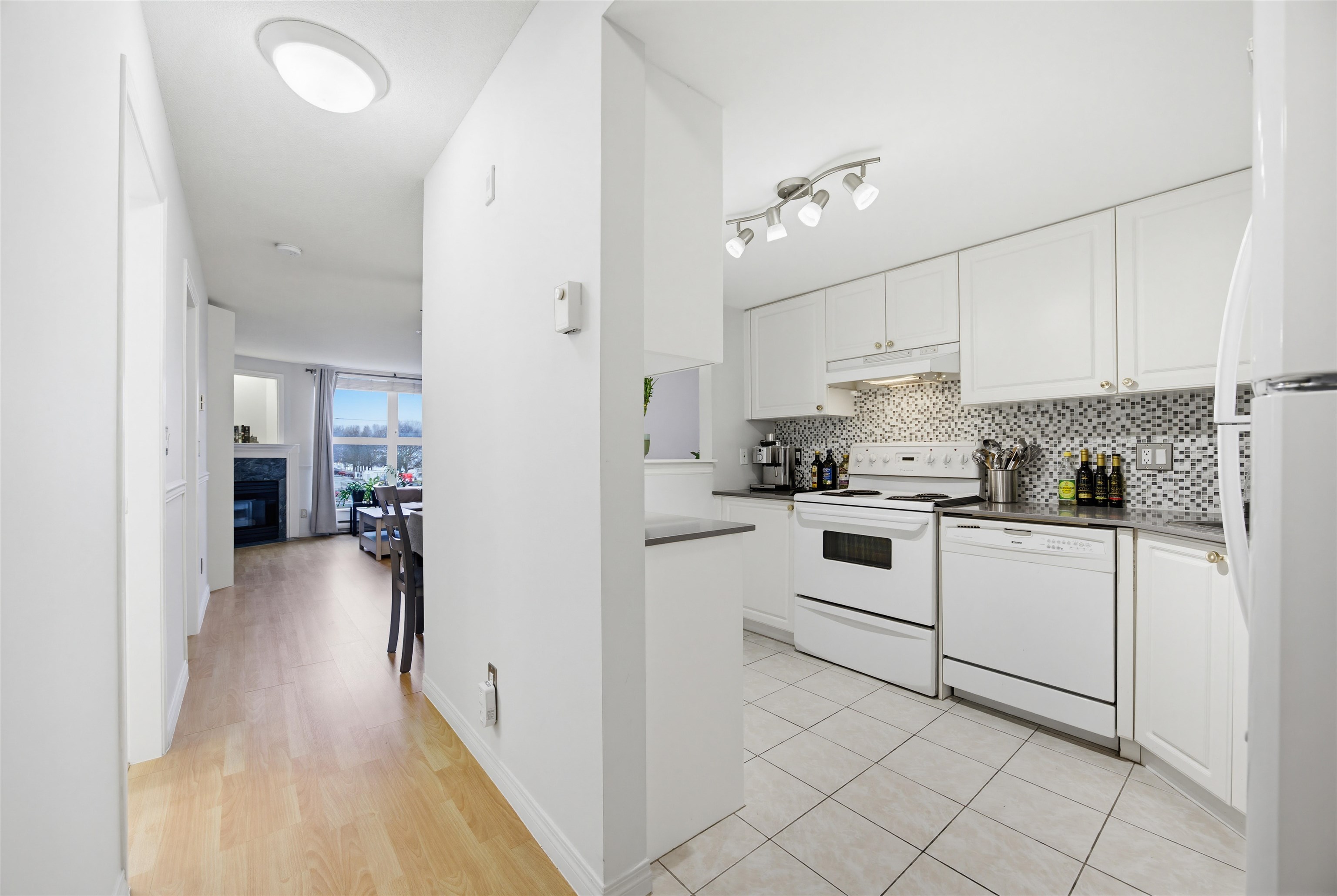 1519 Grant Avenue 202