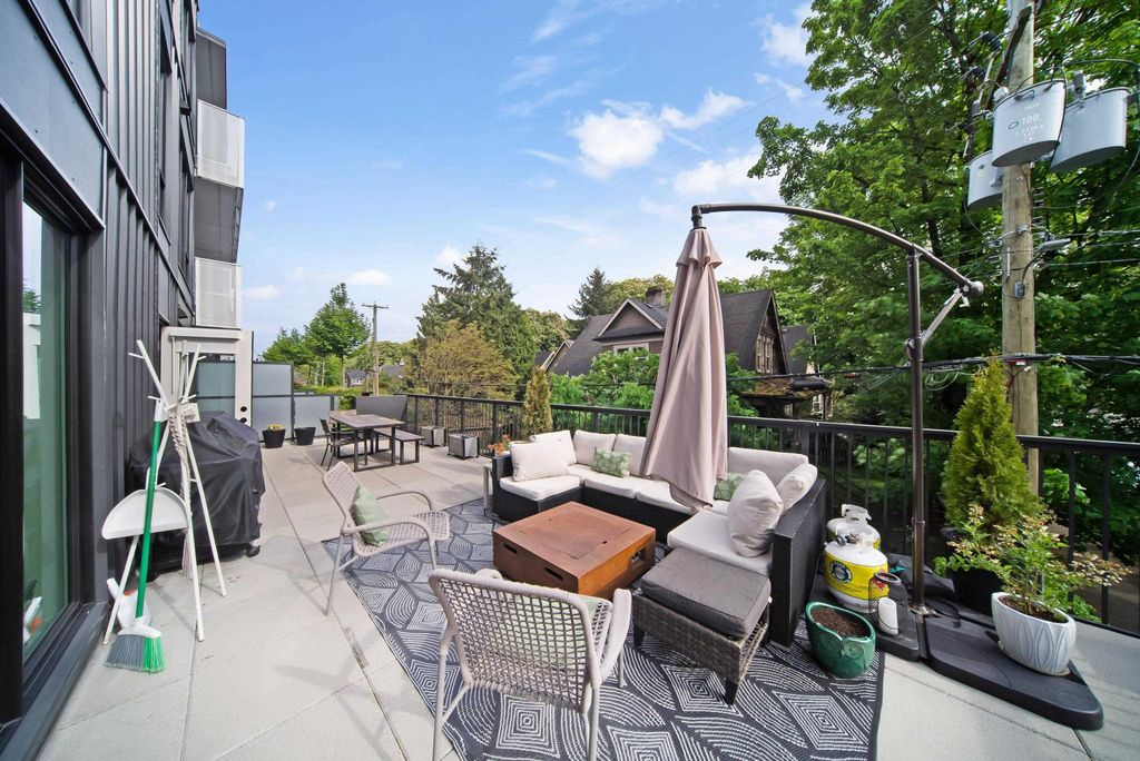 listing image 1103073106211766630