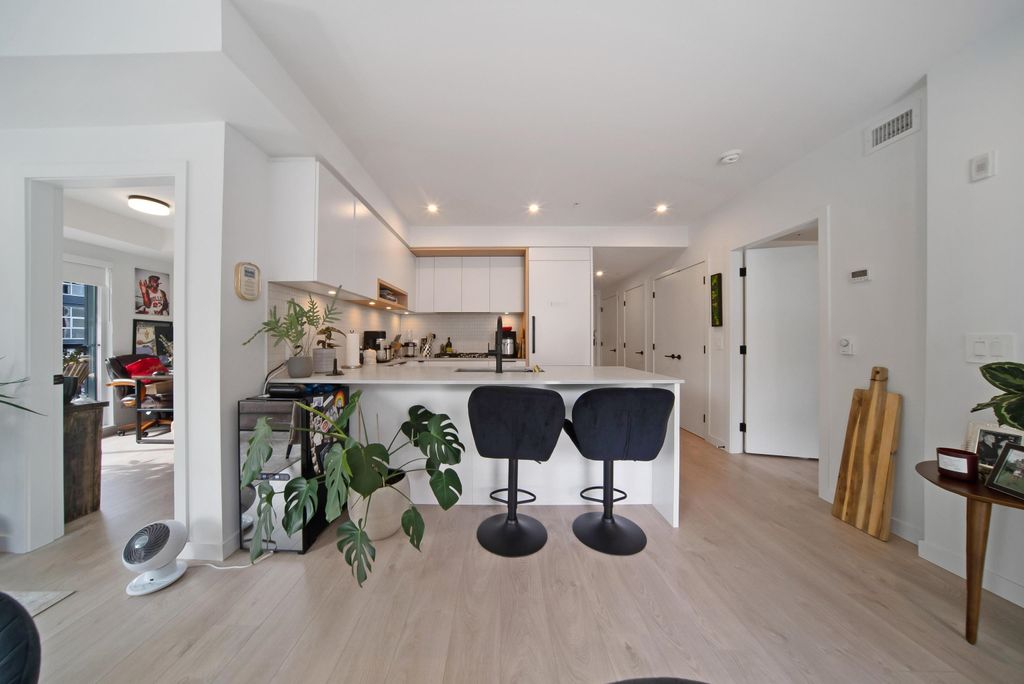 listing image 1104139269699501947