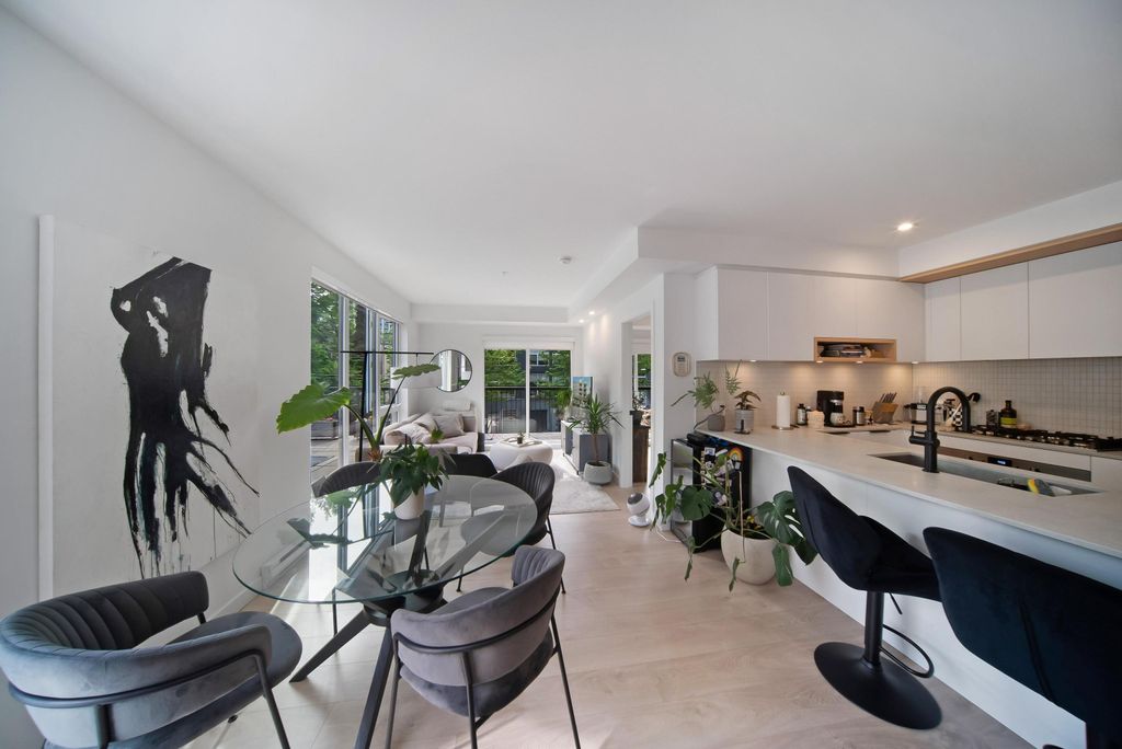 listing image 1102475717568151748