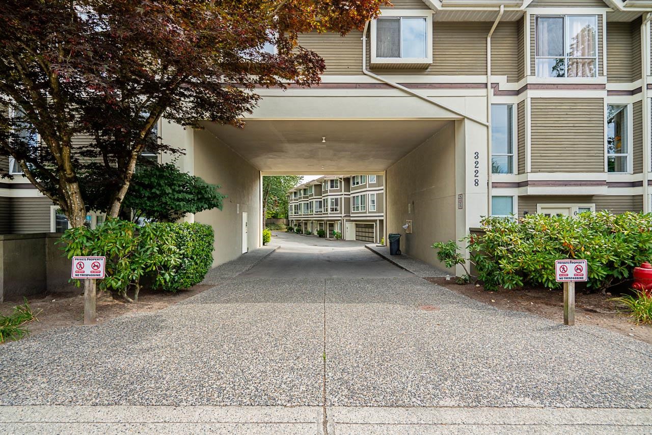 3228 Raleigh Street 12