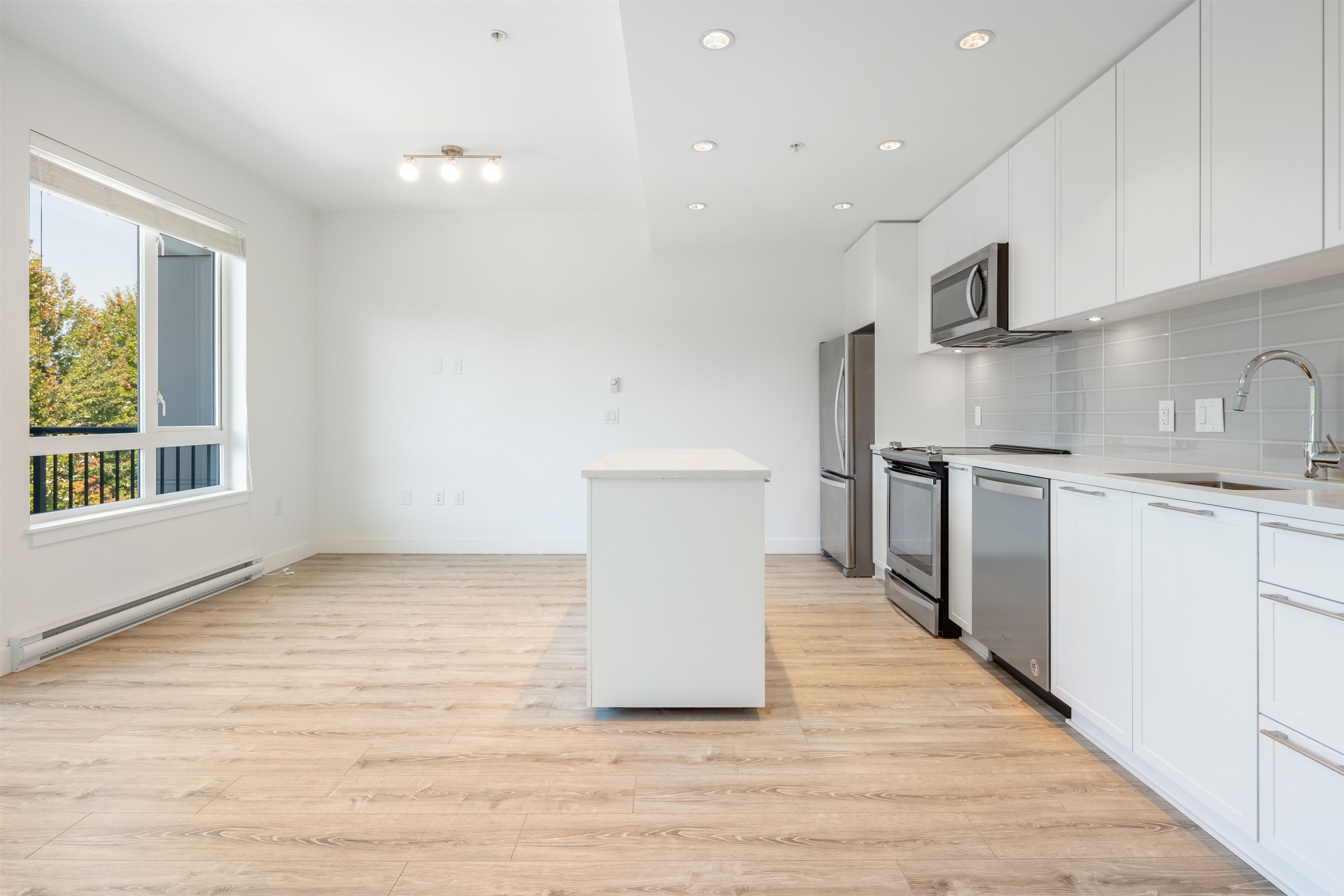 2382 Atkins Avenue 407