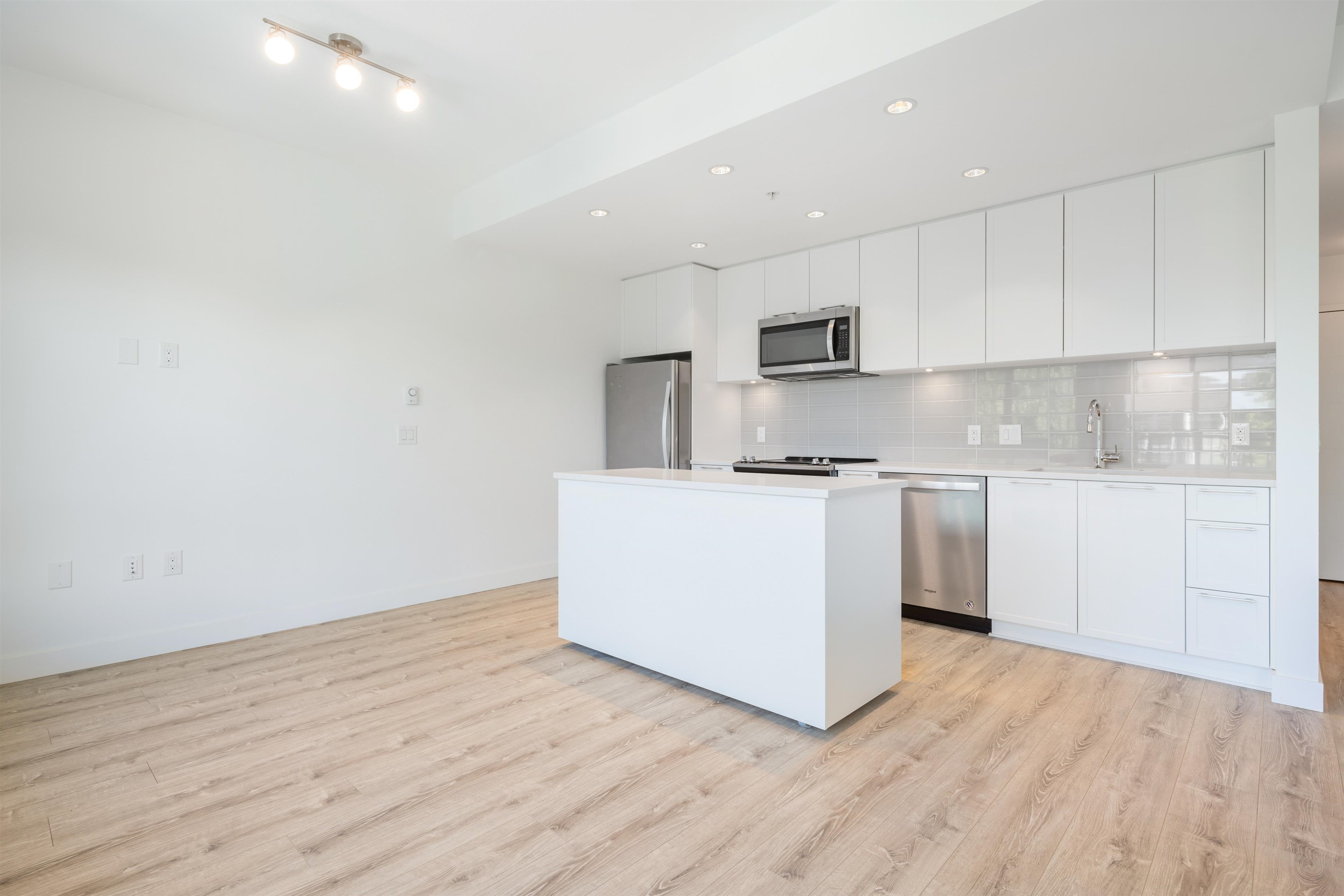 2382 Atkins Avenue 407