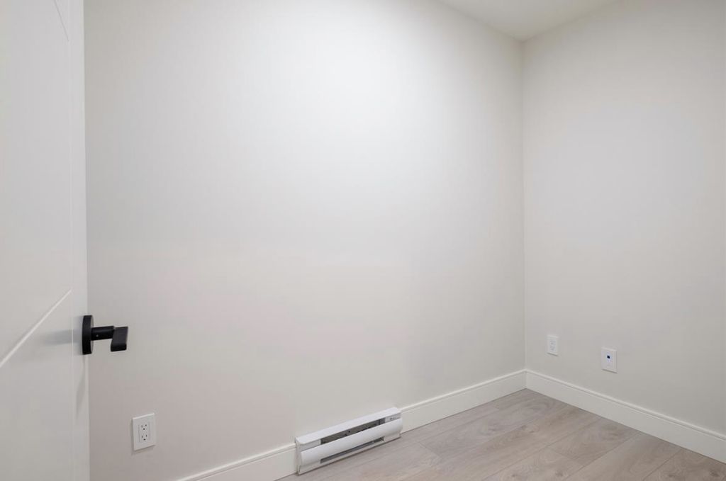 listing image 1104732022142739194