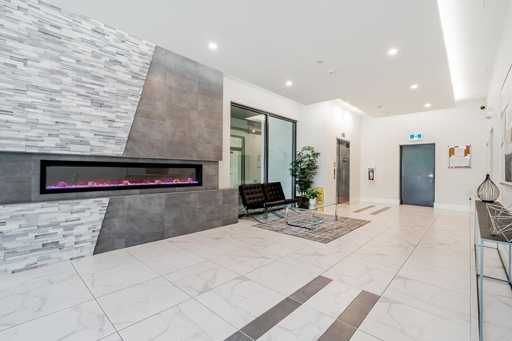 listing image 1103812174219024933