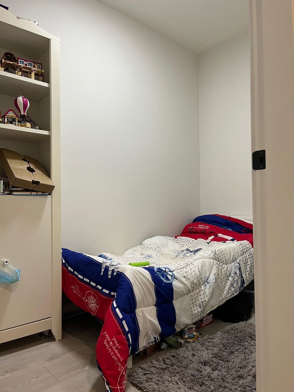 listing image 1101174814513846970