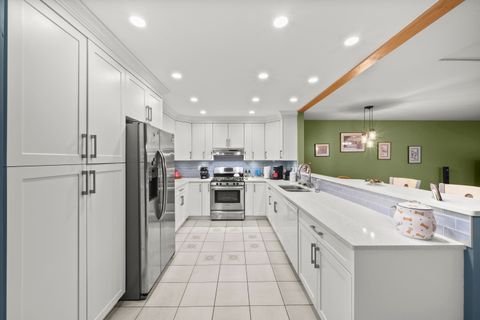 19607 Somerset Drive Pitt Meadows BC V3Y 2L4