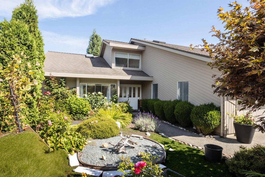 Photo of 880 164a Street, Surrey, BC V4A 9B9 (MLS # R3171401)
