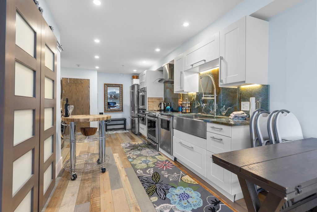 listing image 1106155911673080589