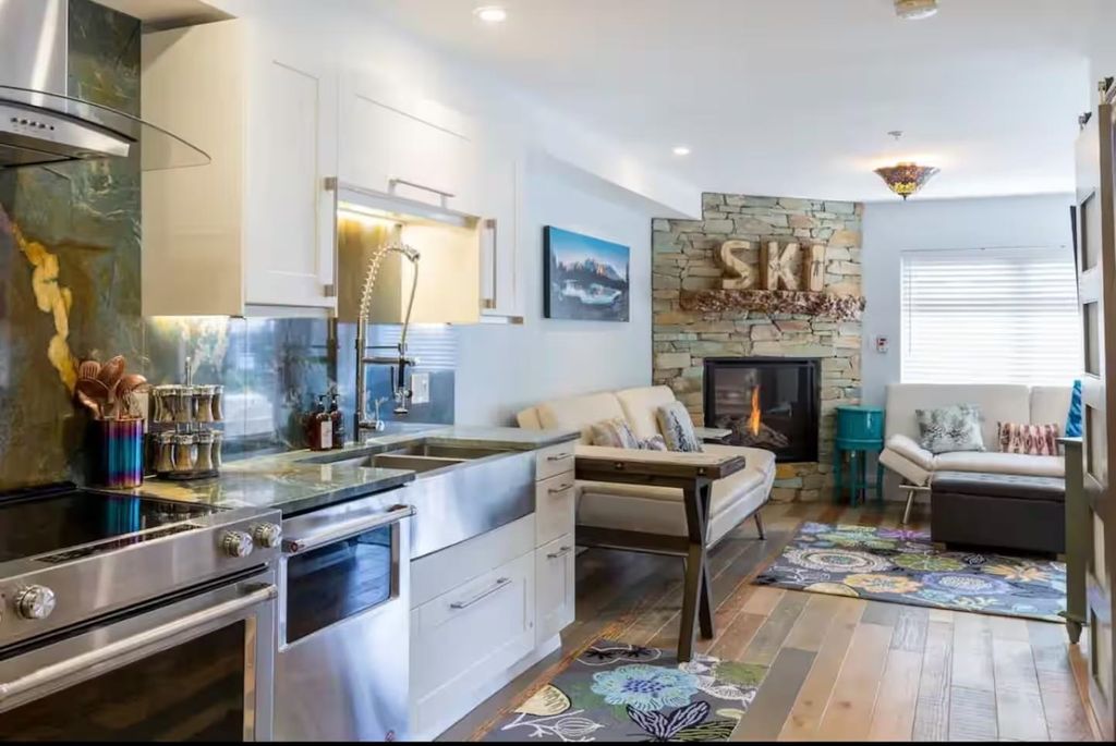 listing image 1107427435241594302