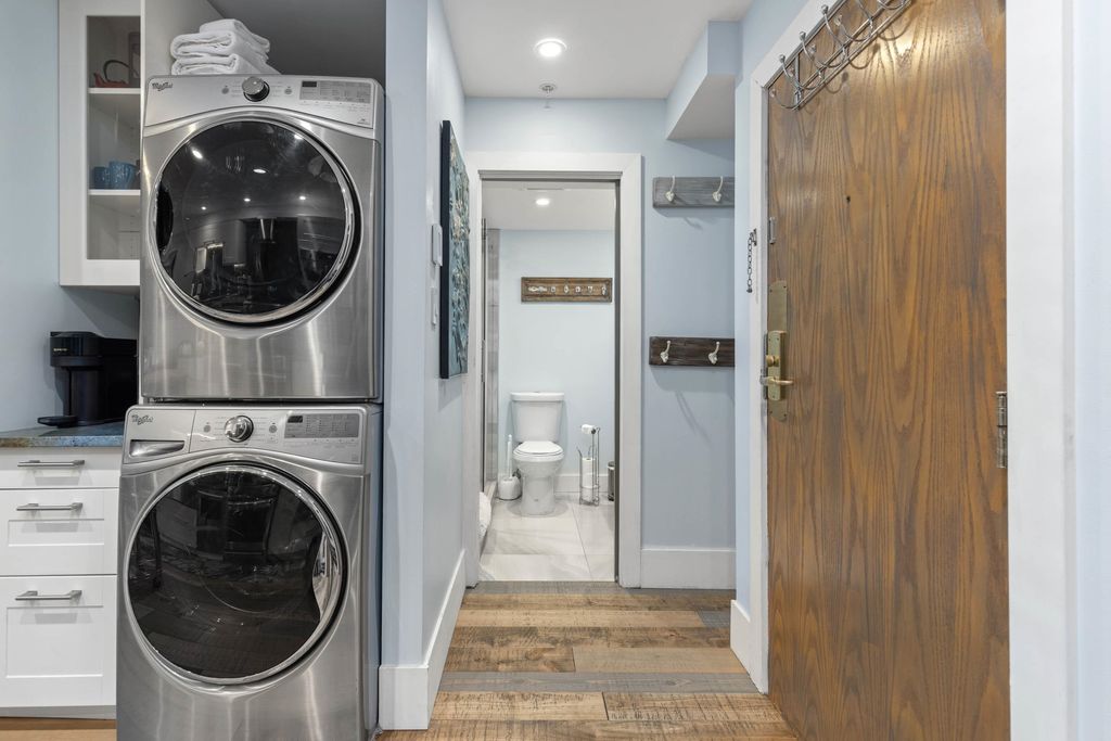 listing image 1106230438222674907