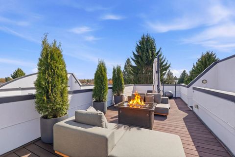 2880 W 4th Avenue 9 Vancouver BC V6K 1R2