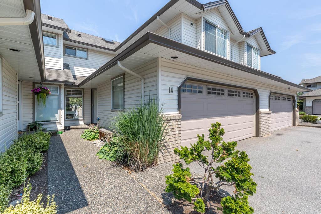 Photo of 19051 119 Avenue #14, Pitt Meadows, BC V3Y 2M8 (MLS # R3149037)