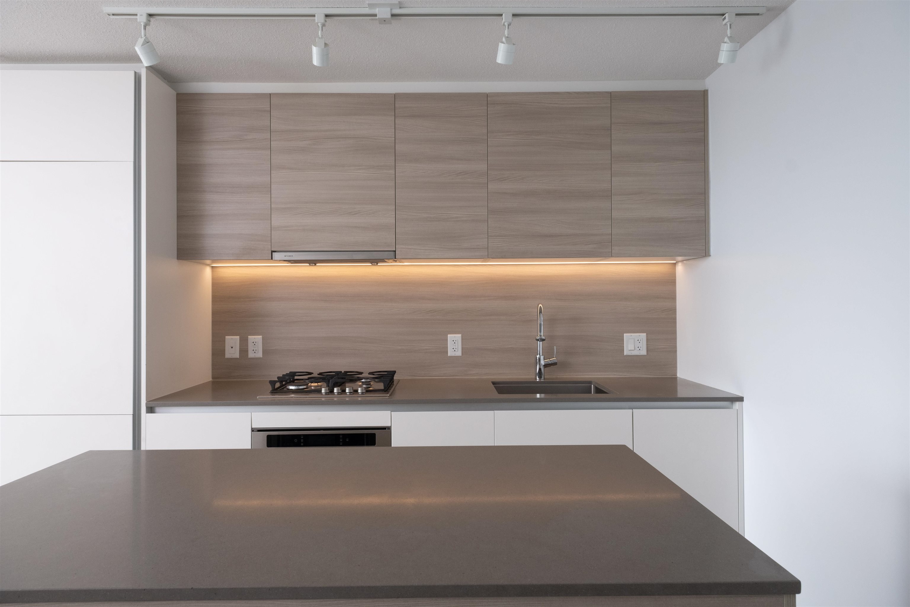 988 Quayside Drive 1012