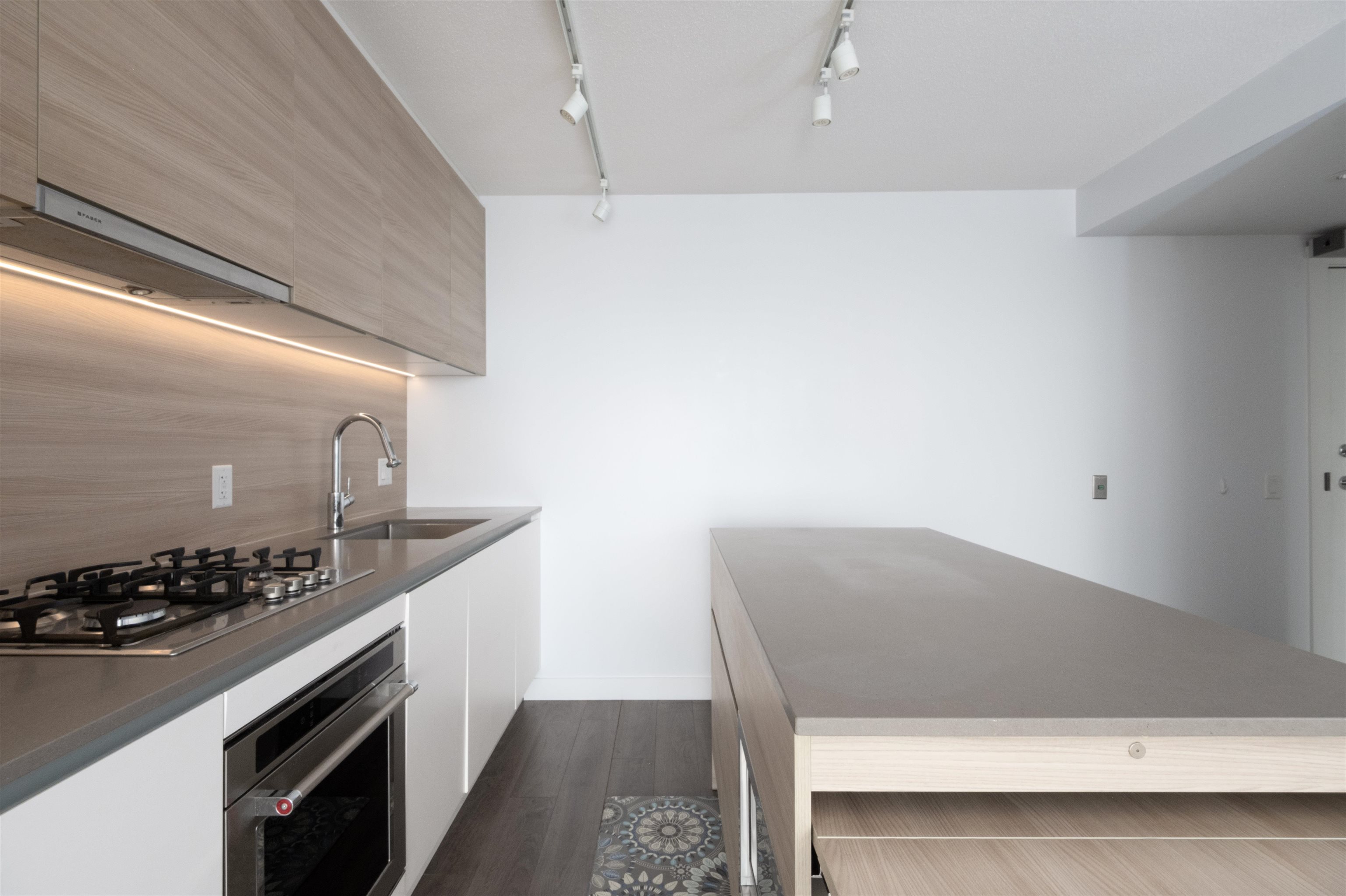 988 Quayside Drive 1012