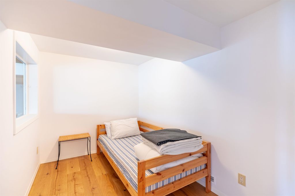 listing image 1105724539424293145