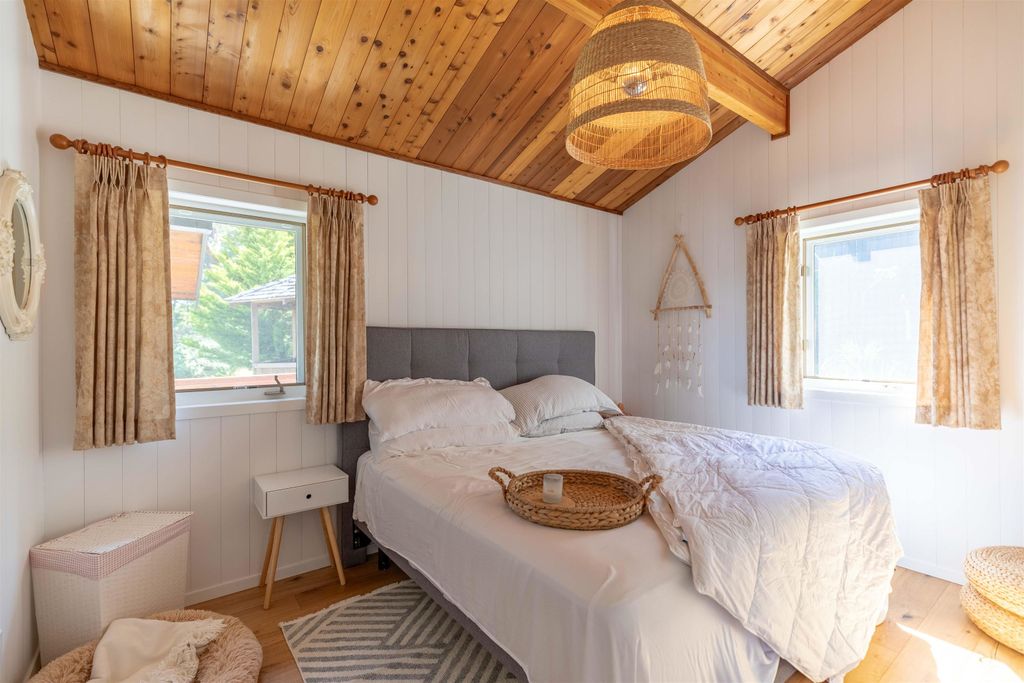 listing image 1106498272470289729