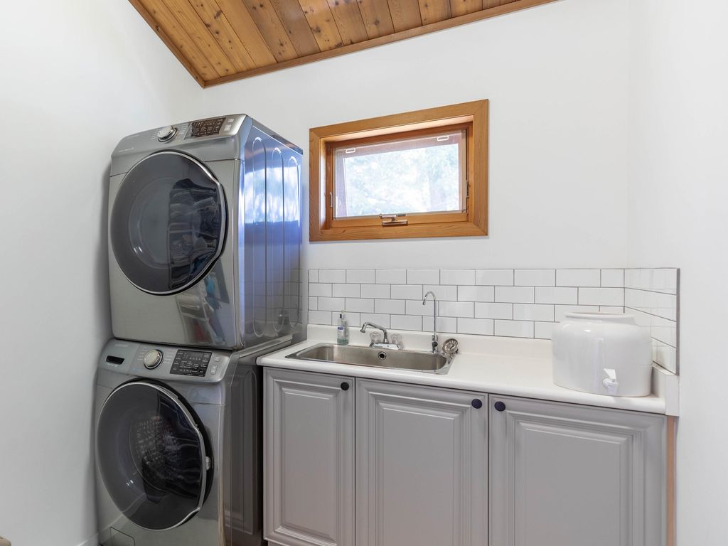 listing image 1106583018631962436