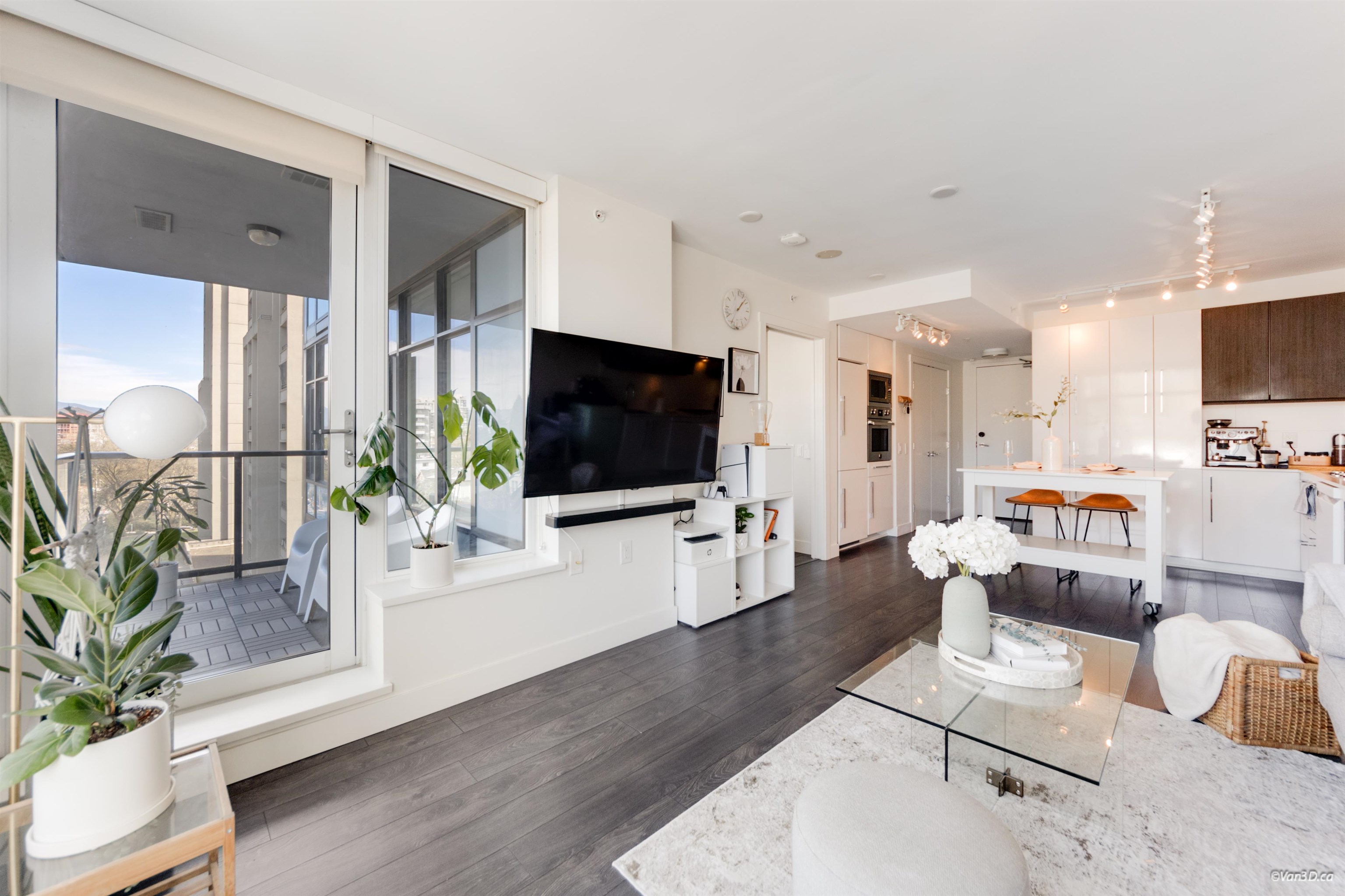 188 Agnes Street 607
