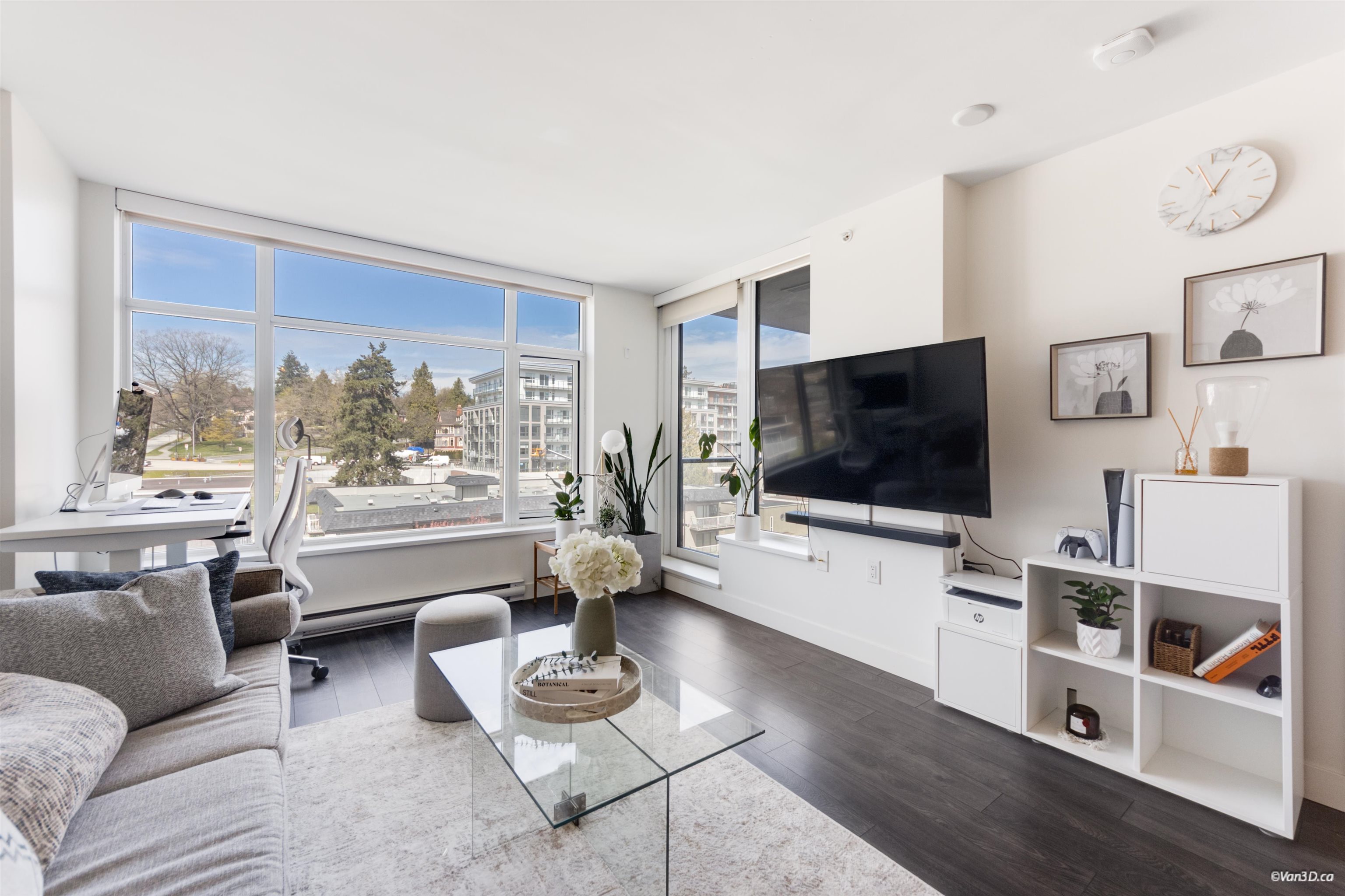 188 Agnes Street 607