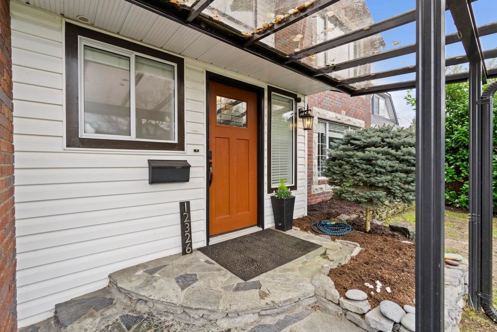 Photo of 12326 234 Street, Maple Ridge, BC V2X 0P7 (MLS # R3115217)