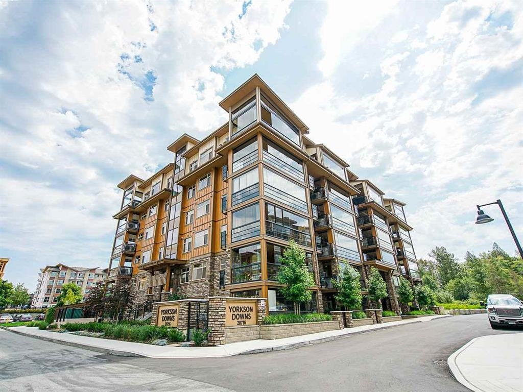 20716 Willoughby Town Centre Drive B328