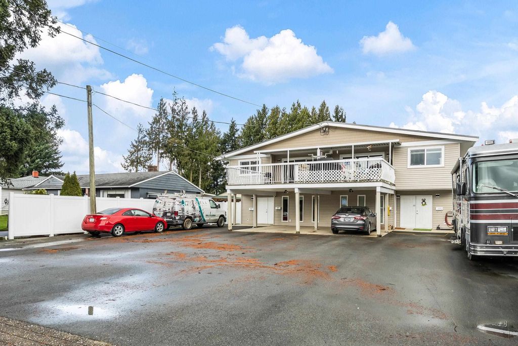 Photo of 46479 Brooks Avenue, Chilliwack, BC V2P 1C6 (MLS # R3097677)