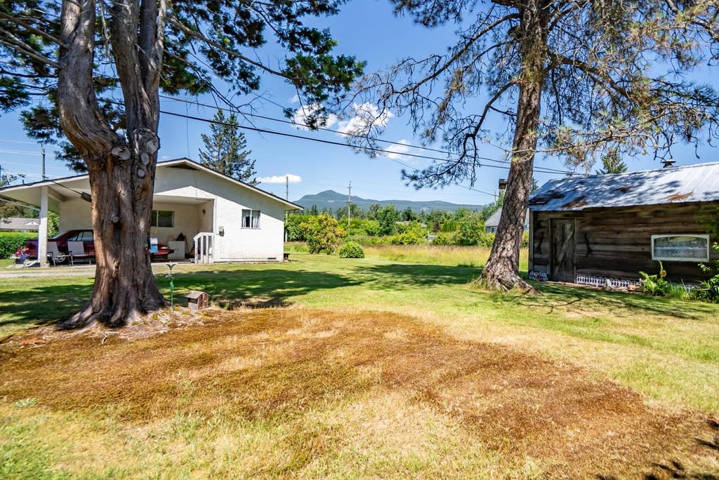 Photo of 25792 Dewdney Trunk Road, Maple Ridge, BC V4R 1Y4 (MLS # R3138270)